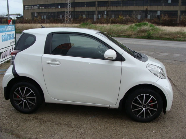 Toyota IQ 1.4, снимка 3 - Автомобили и джипове - 52583252