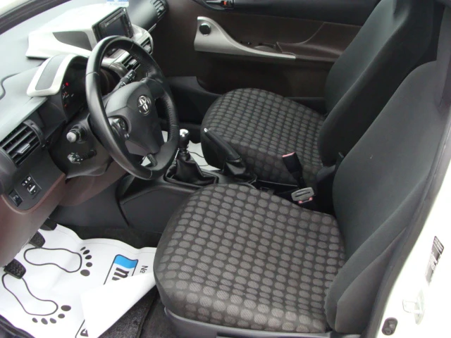 Toyota IQ 1.4, снимка 9 - Автомобили и джипове - 52583252