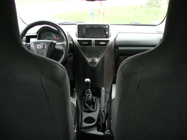 Toyota IQ 1.4, снимка 11 - Автомобили и джипове - 52583252