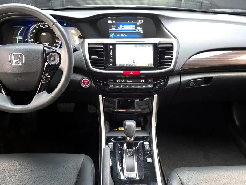 Honda Accord 2.0 HYBRID, снимка 7 - Автомобили и джипове - 55445395