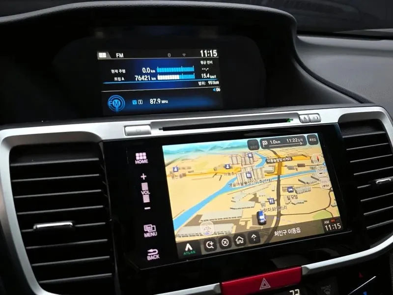 Honda Accord 2.0 HYBRID, снимка 13 - Автомобили и джипове - 55445395