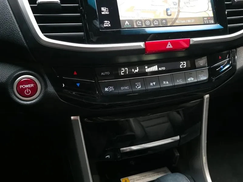 Honda Accord 2.0 HYBRID, снимка 12 - Автомобили и джипове - 55445395