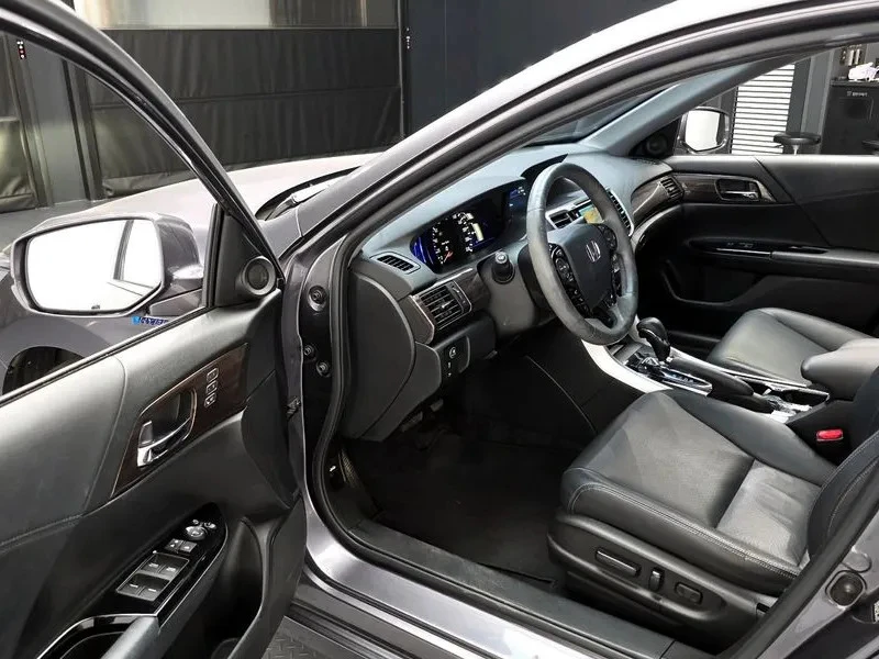 Honda Accord 2.0 HYBRID, снимка 10 - Автомобили и джипове - 55445395