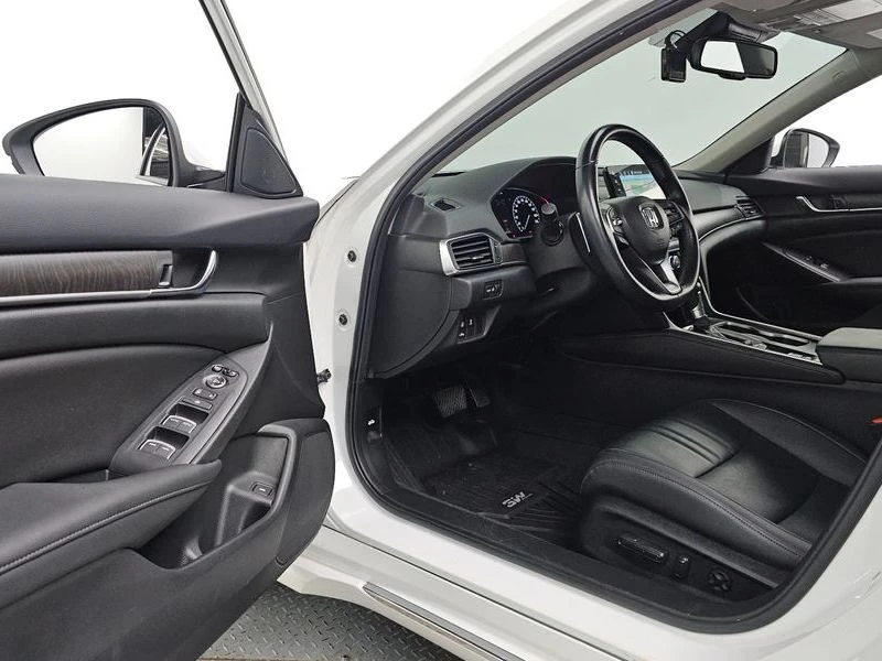 Honda Accord 1.5 Automatic, снимка 10 - Автомобили и джипове - 55905930