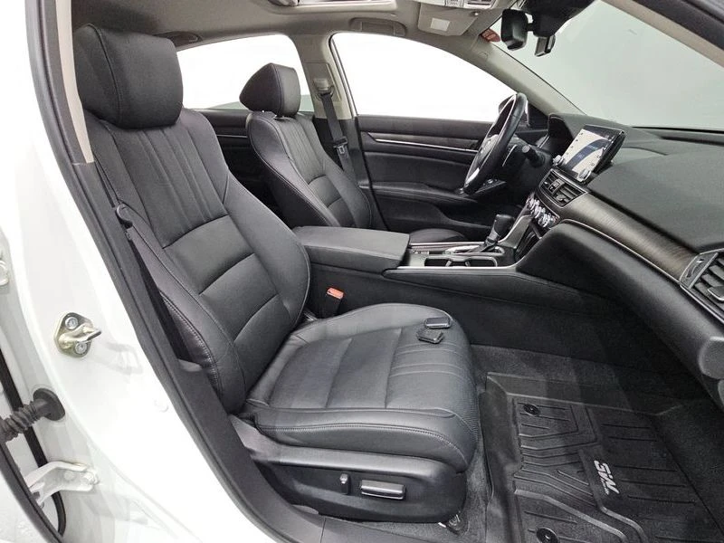 Honda Accord 1.5 Automatic, снимка 12 - Автомобили и джипове - 55905930