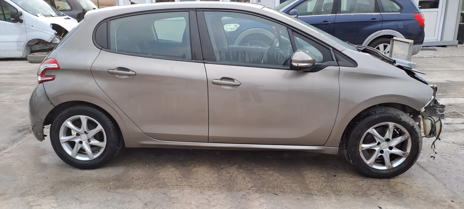 Peugeot 208 1.4HDI | Mobile.bg   11