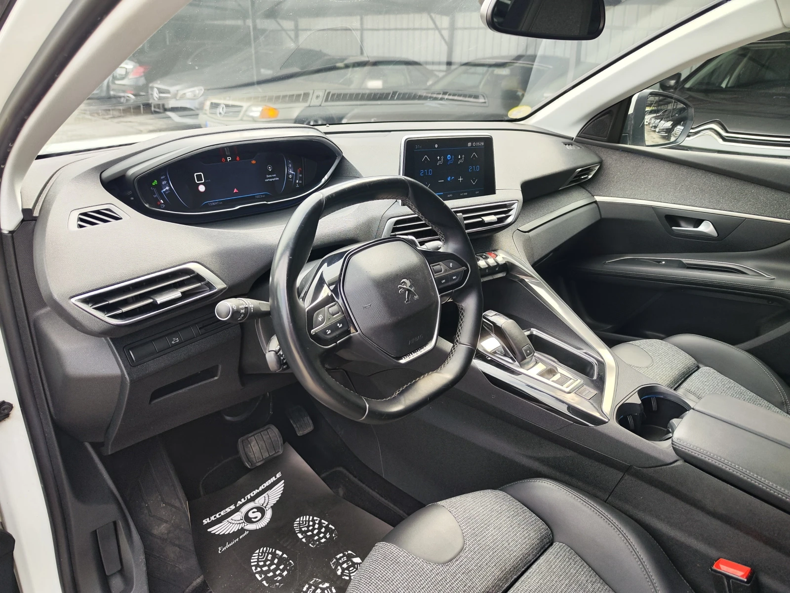 Peugeot 3008 INDIVIDUAL* PODGREV* CAMERA* LEDD* KEYLESS* LIZING - изображение 6