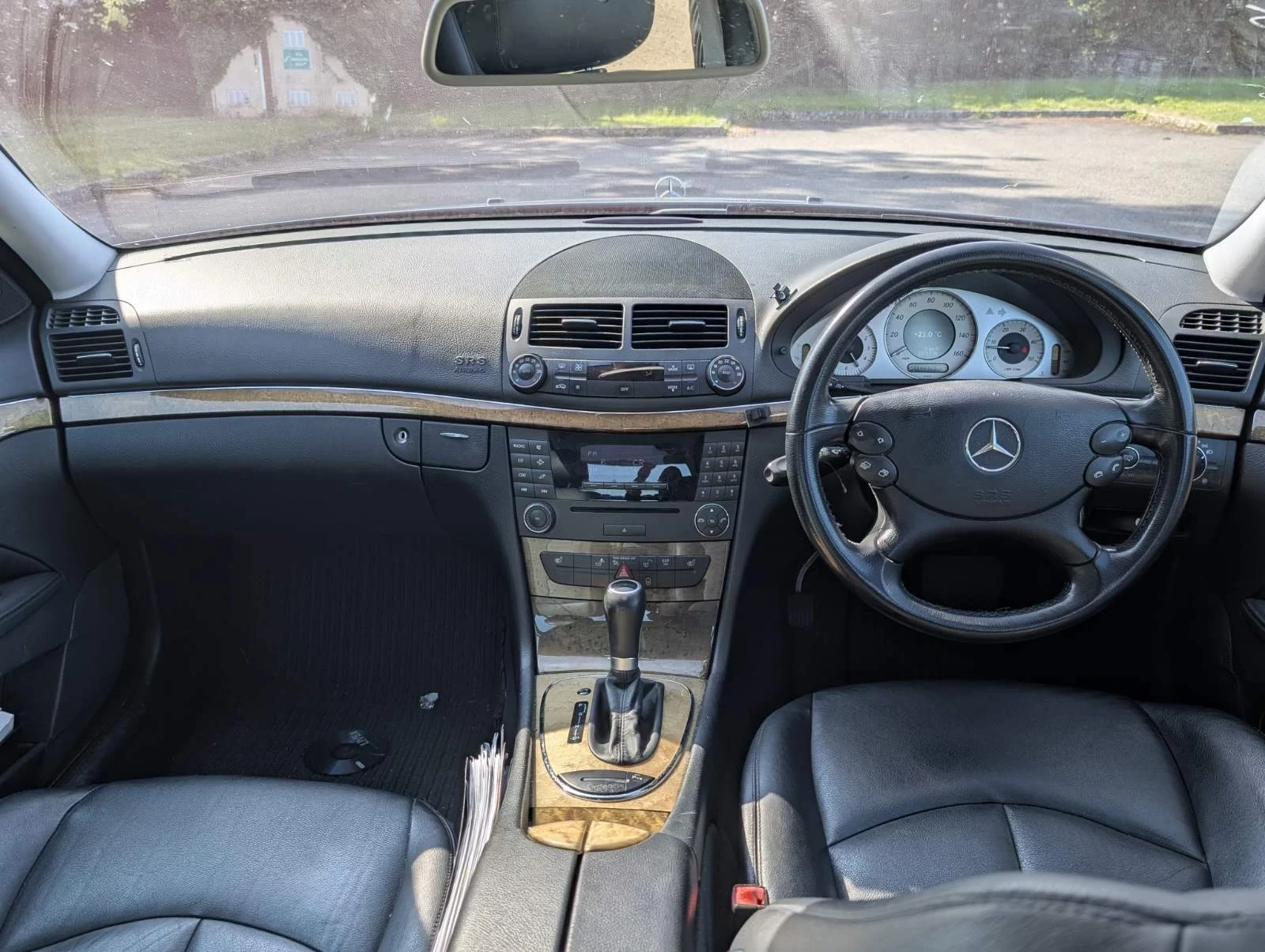 Mercedes-Benz E 320  - изображение 7