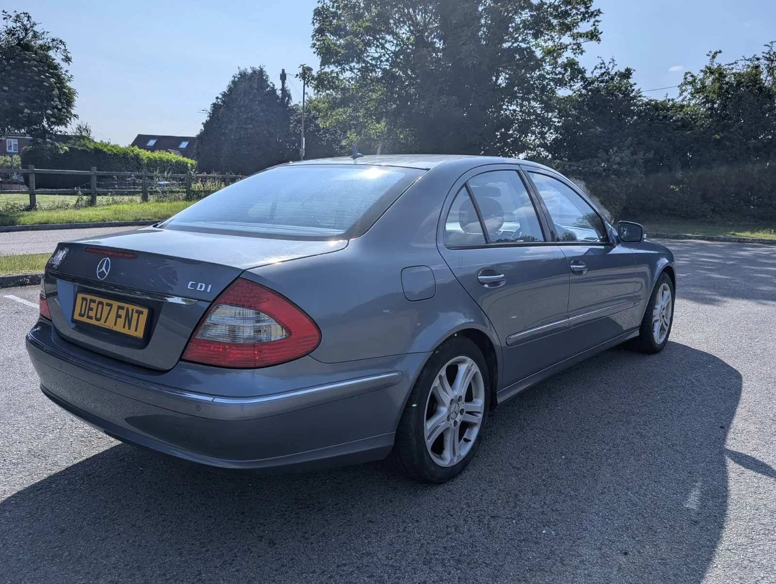 Mercedes-Benz E 320  - изображение 5