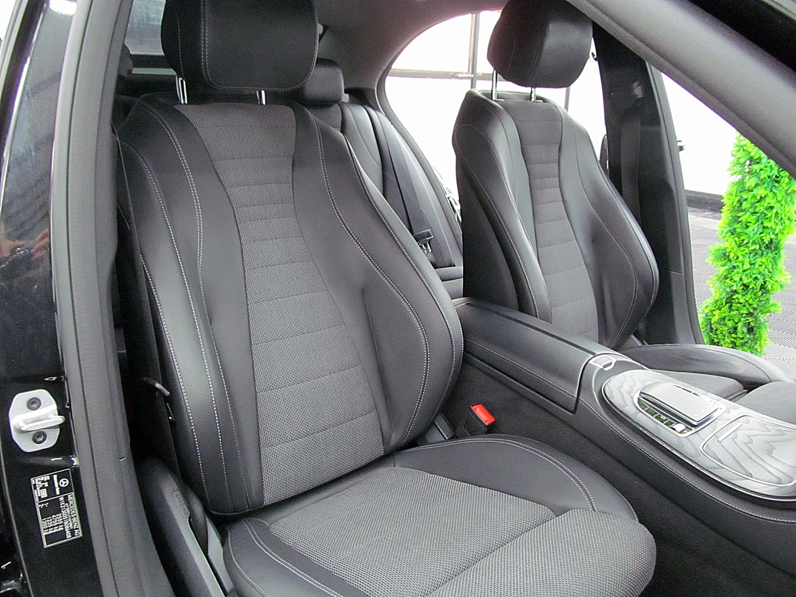 Mercedes-Benz E 220 4-Matic/AMG-line/DIGITAL/9gt/  | Mobile.bg   13