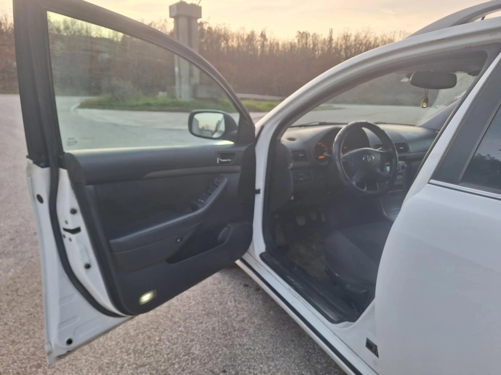 Toyota Avensis  - изображение 6