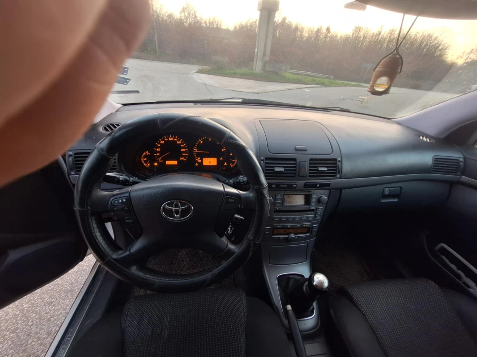 Toyota Avensis  - изображение 8