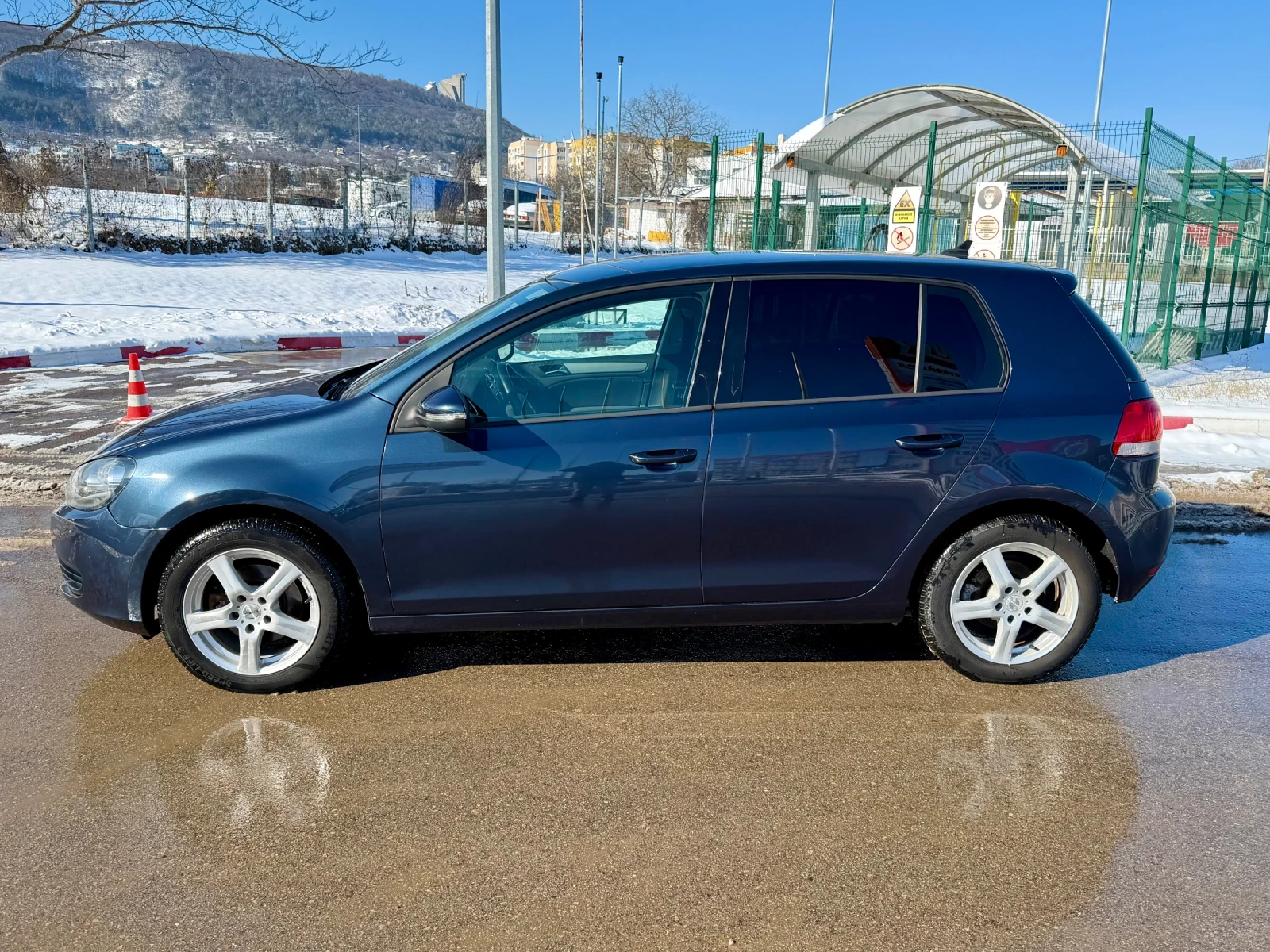 VW Golf 1.6TDI 90k NAVI TOP - изображение 2