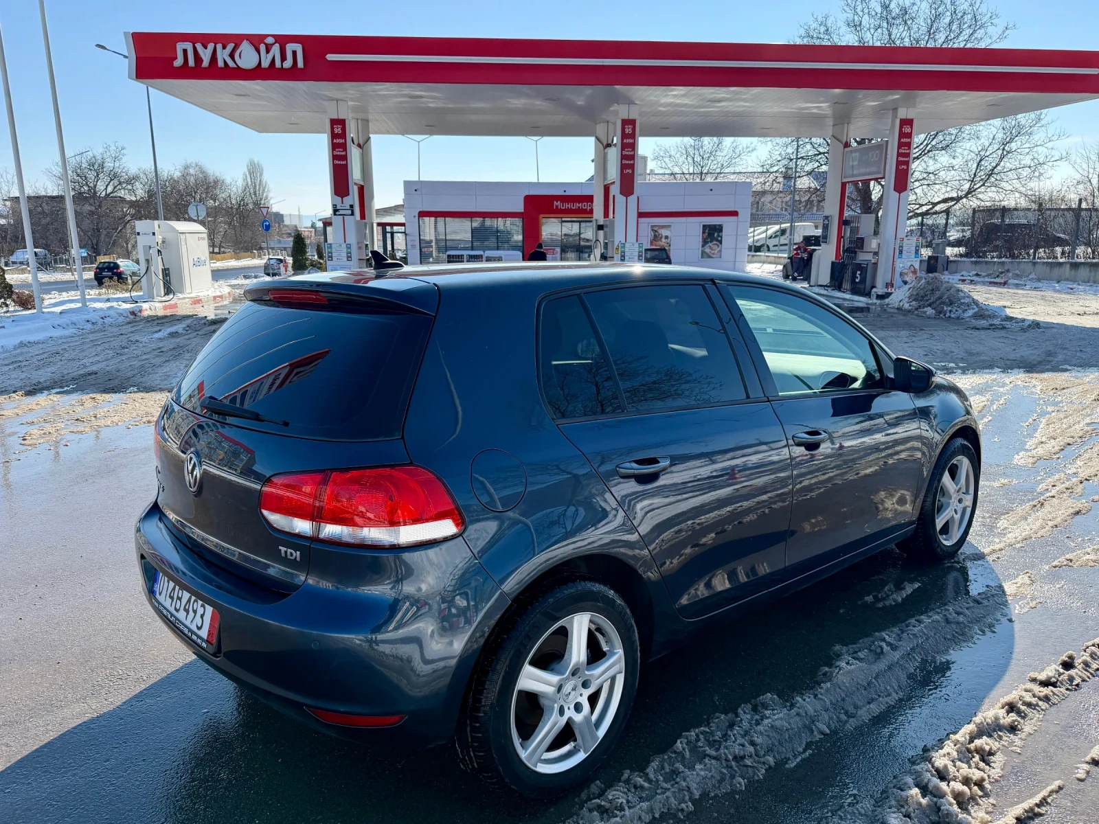 VW Golf 1.6TDI 90k NAVI TOP - изображение 4