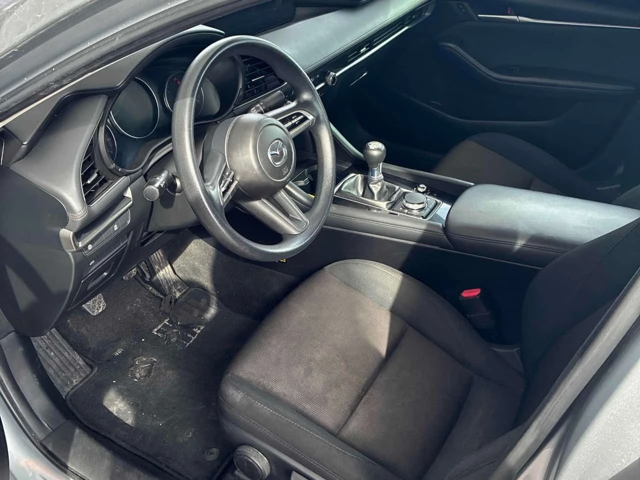 Mazda 3 * FWD * CARFAX * ���� �� �� | Mobile.bg � ����������� 5