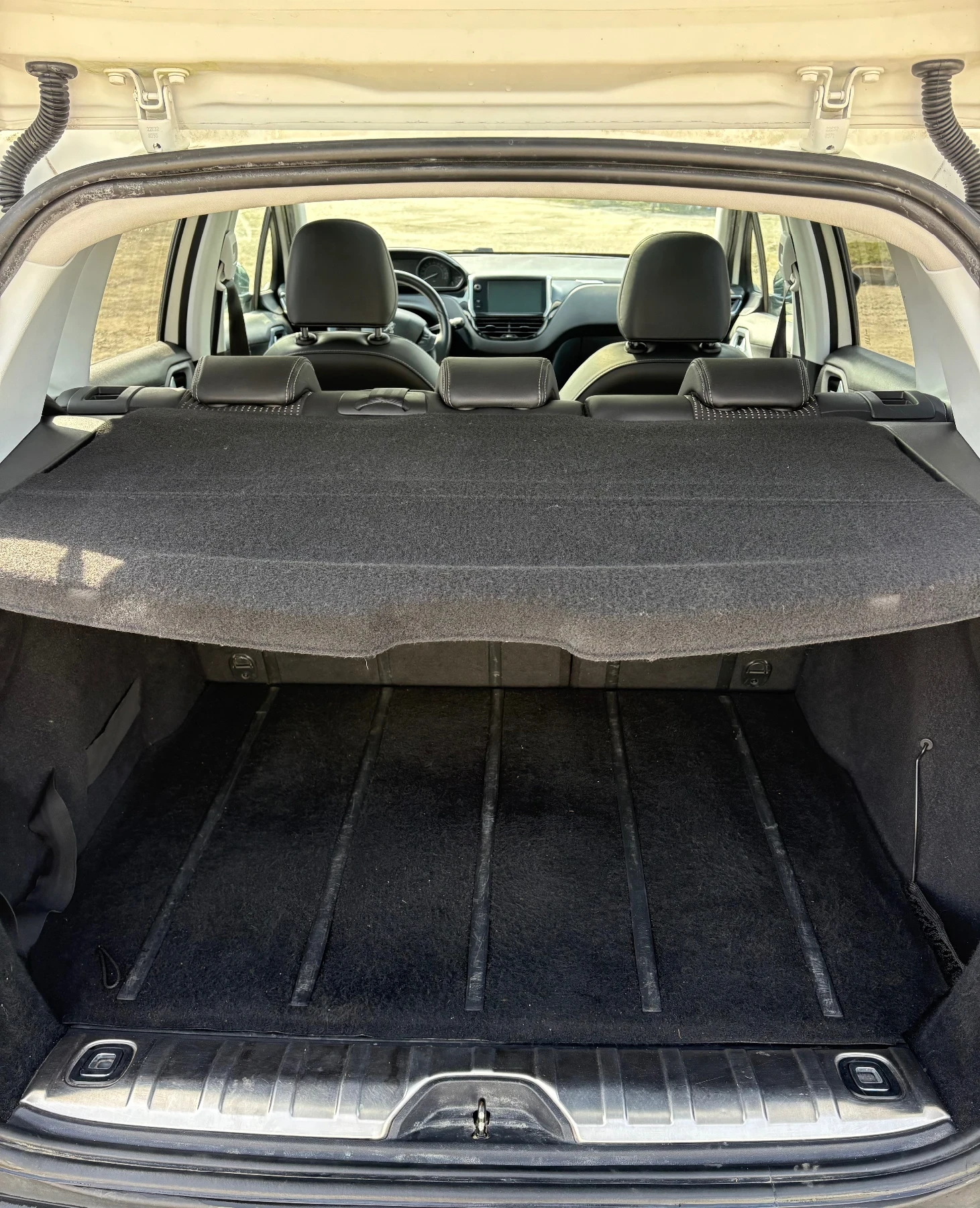 Peugeot 2008, снимка 11 - Автомобили и джипове - 53874505