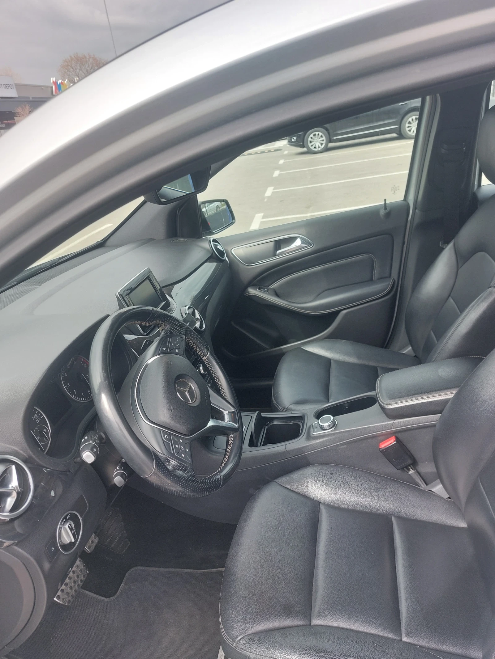 Mercedes-Benz B 250, снимка 9 - Автомобили и джипове - 53913324