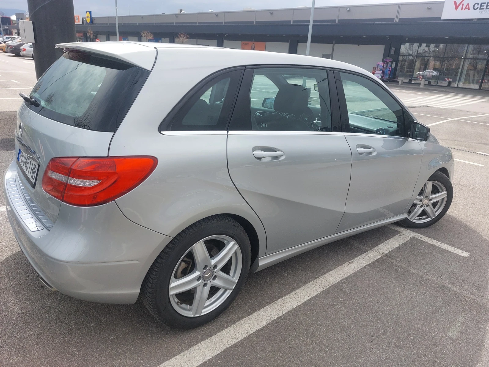 Mercedes-Benz B 250, снимка 5 - Автомобили и джипове - 53913324