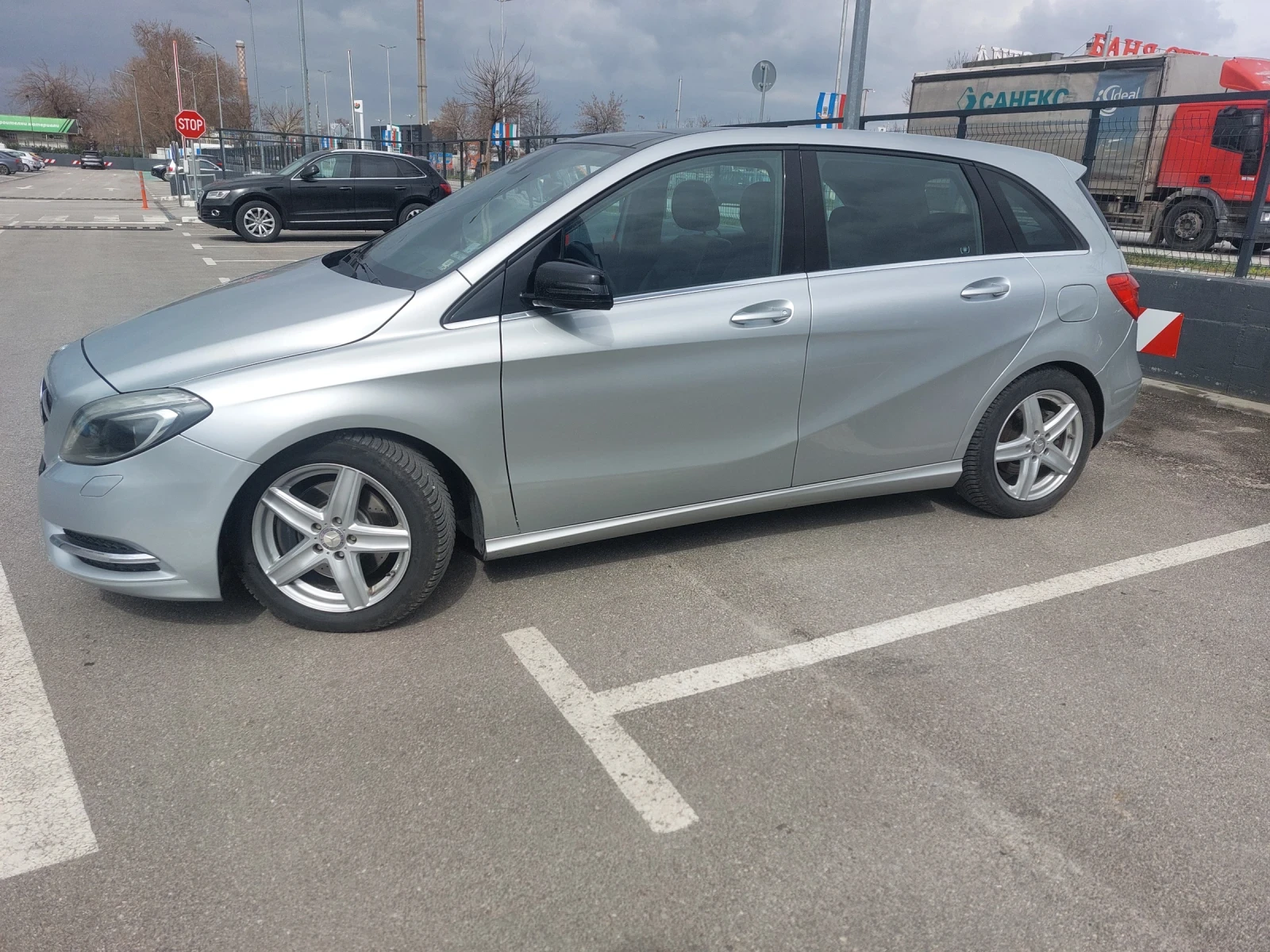 Mercedes-Benz B 250, снимка 3 - Автомобили и джипове - 53913324