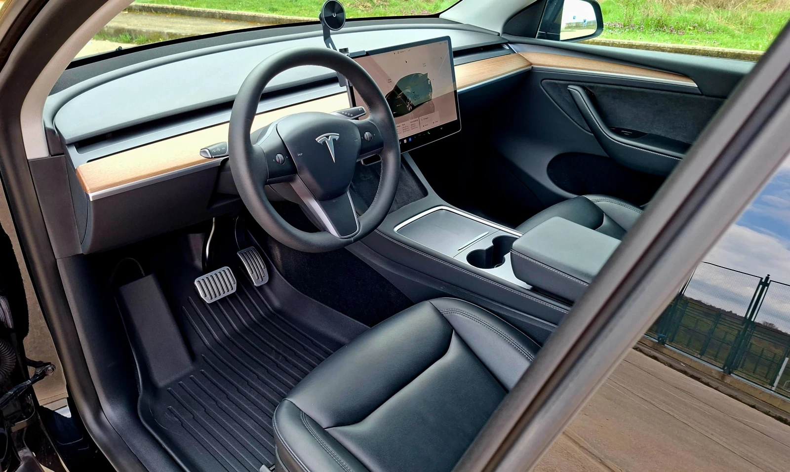 Tesla Model Y Long Range 82kw 4x4 AMD, снимка 3 - Автомобили и джипове - 54096531