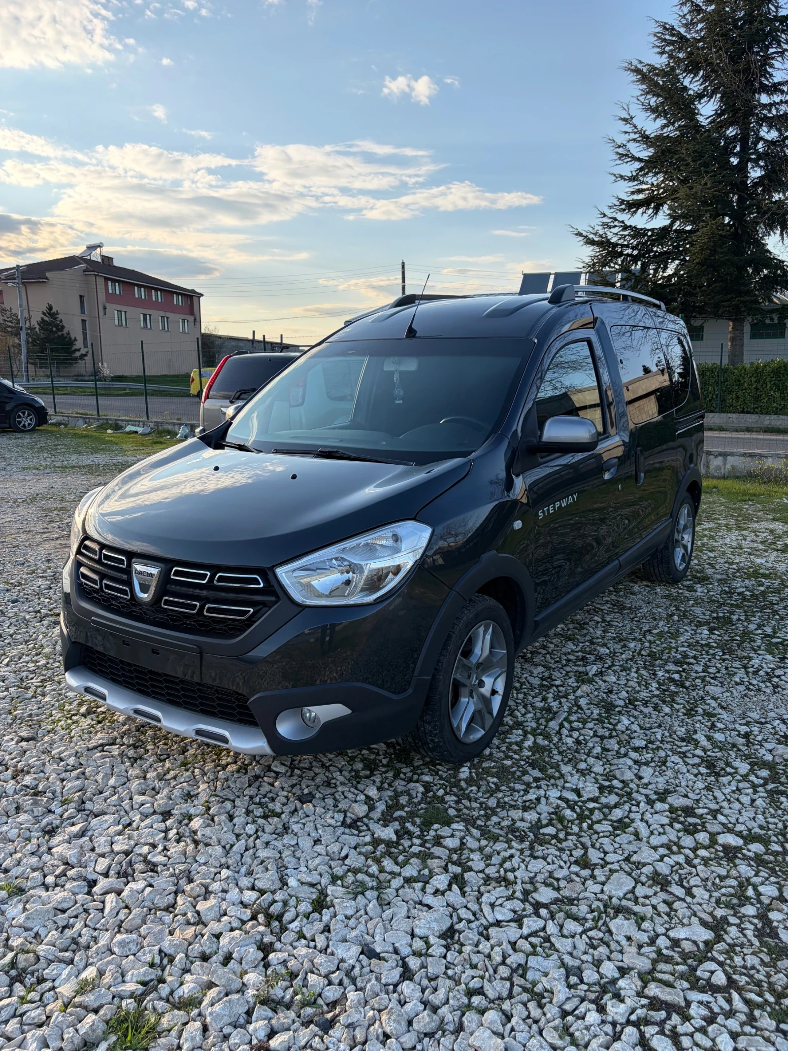 Dacia Dokker Stepway 1.5 dci, снимка 3 - Автомобили и джипове - 54114992