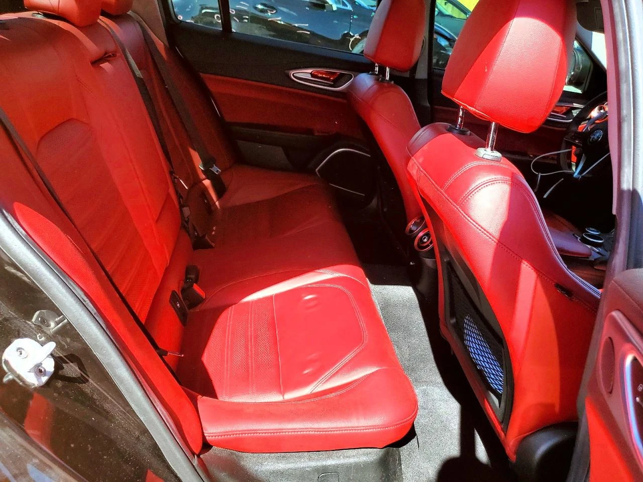 Alfa Romeo Giulia TI* RWD* ЛИЗИНГ, снимка 10 - Автомобили и джипове - 54711854