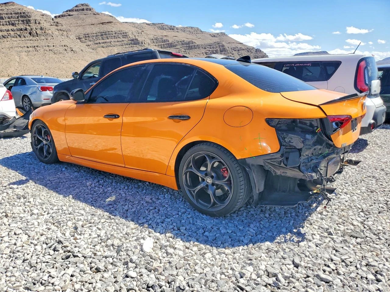 Alfa Romeo Giulia TI* RWD* ЛИЗИНГ, снимка 2 - Автомобили и джипове - 54711854