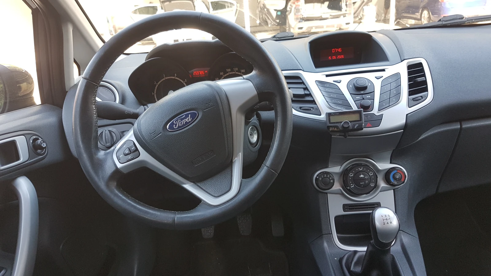 Ford Fiesta 1.4I GAZ, снимка 9 - Автомобили и джипове - 54908948