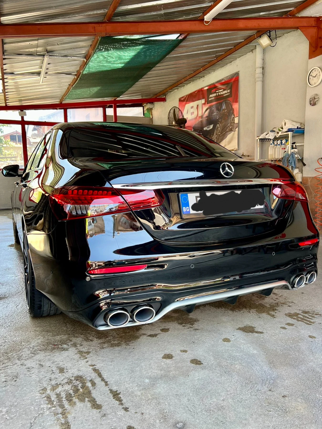 Mercedes-Benz E 220, снимка 4 - Автомобили и джипове - 55597033
