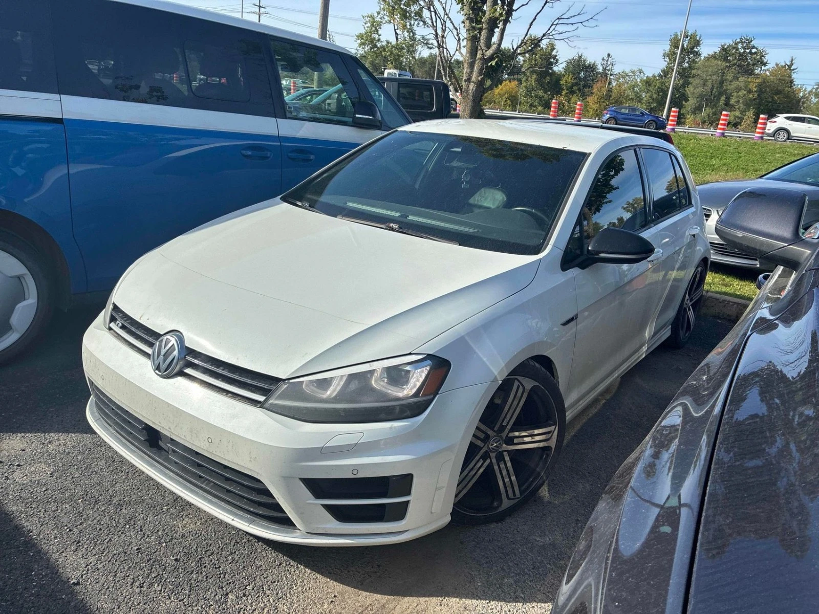 VW Golf R DSG Цена до България & АвтоКредит, снимка 2 - Автомобили и джипове - 56219110