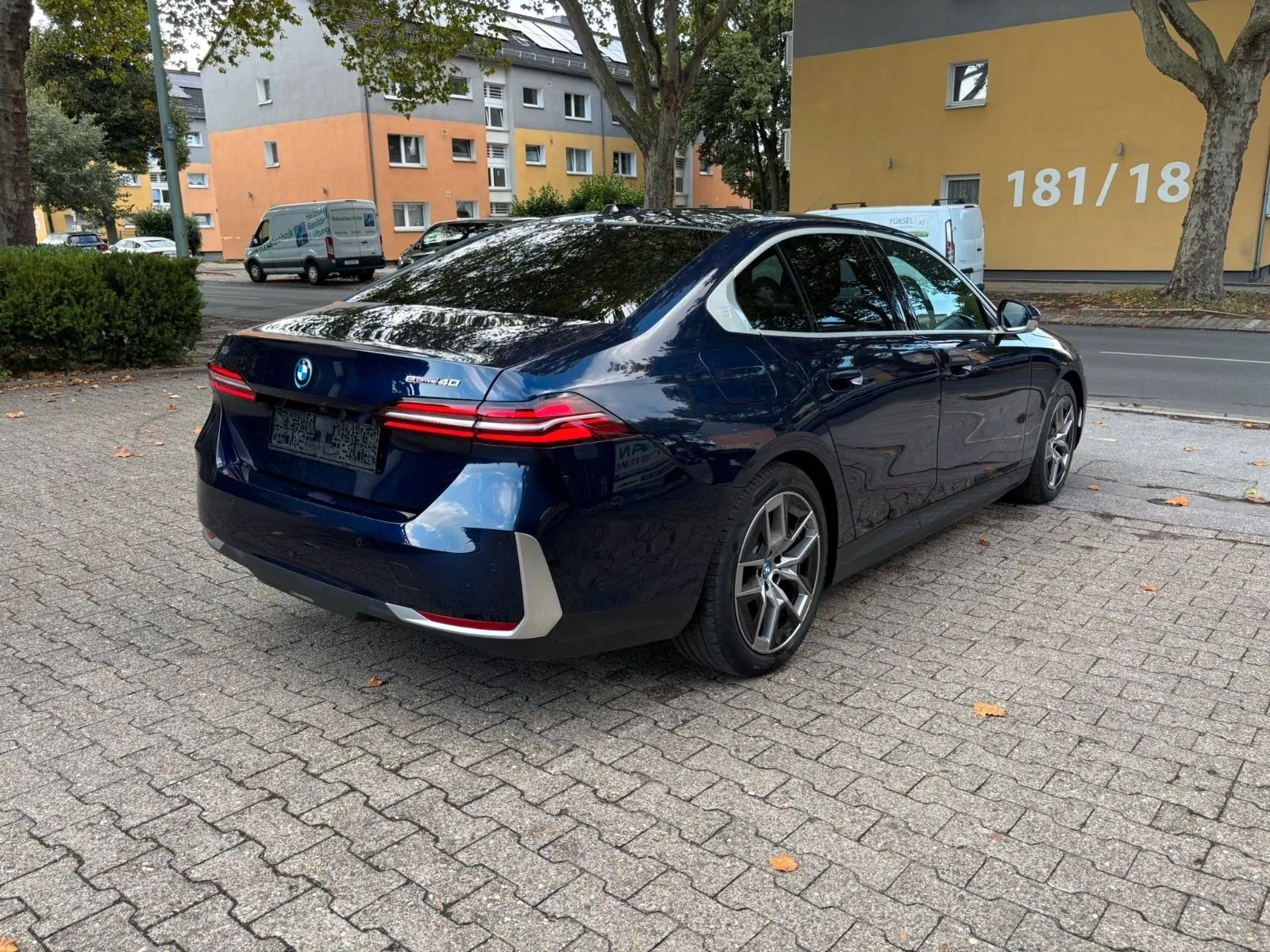 BMW i5 eDrive40/INDIVIDUAL/PANORAMA/HUD/360 CAM | Mobile.bg � ����������� 6