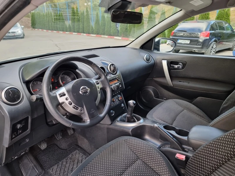 Nissan Qashqai 1.6 i Klimatron/Benzin, снимка 9 - Автомобили и джипове - 42643790