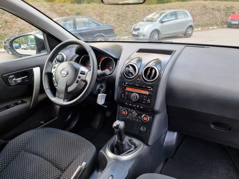 Nissan Qashqai 1.6 i Klimatron/Benzin, снимка 10 - Автомобили и джипове - 42643790