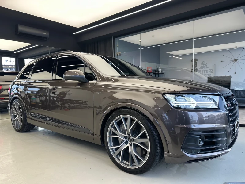 Audi SQ7 / CARBON CERAMIC / 360 / SOFT CLOSE / 6 + 1 / FULL, снимка 1 - Автомобили и джипове - 48669225