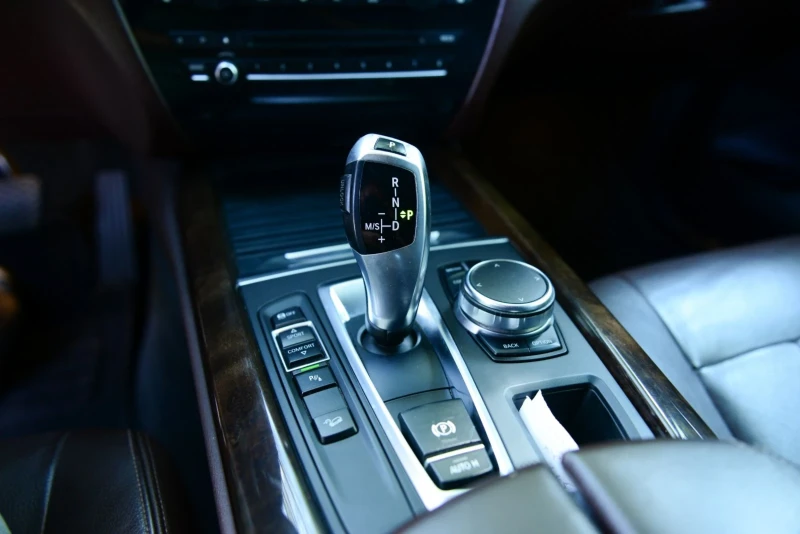 BMW X5, снимка 16 - Автомобили и джипове - 52395890