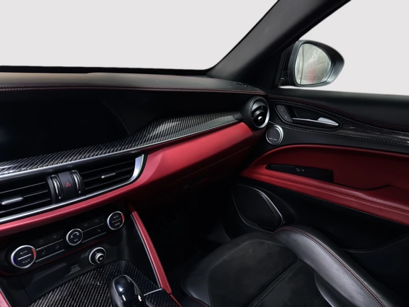 Alfa Romeo Stelvio Quadrifoglio 2.9 V6 4x4 / PANO / H&K / MEMORY, снимка 13 - Автомобили и джипове - 52749668