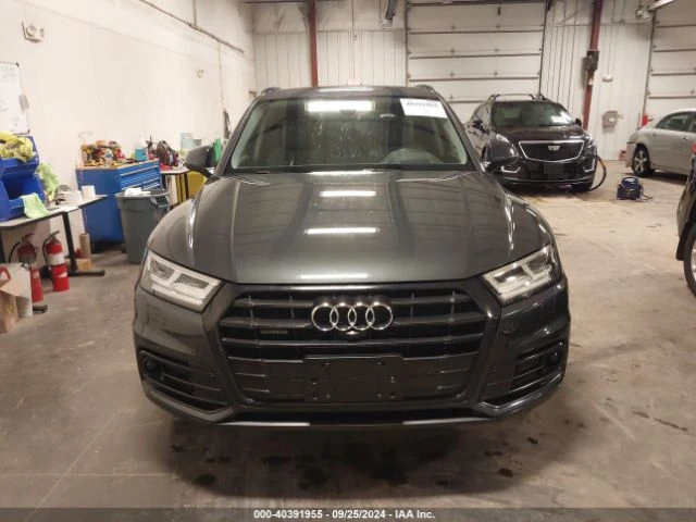 Audi Q5 FULL* Matrix* Distronic* Digital dash* Обдухване* , снимка 2 - Автомобили и джипове - 47565235