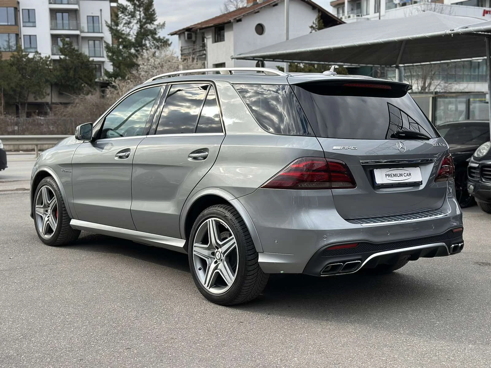 Mercedes-Benz GLE 63 AMG SUV - изображение 8