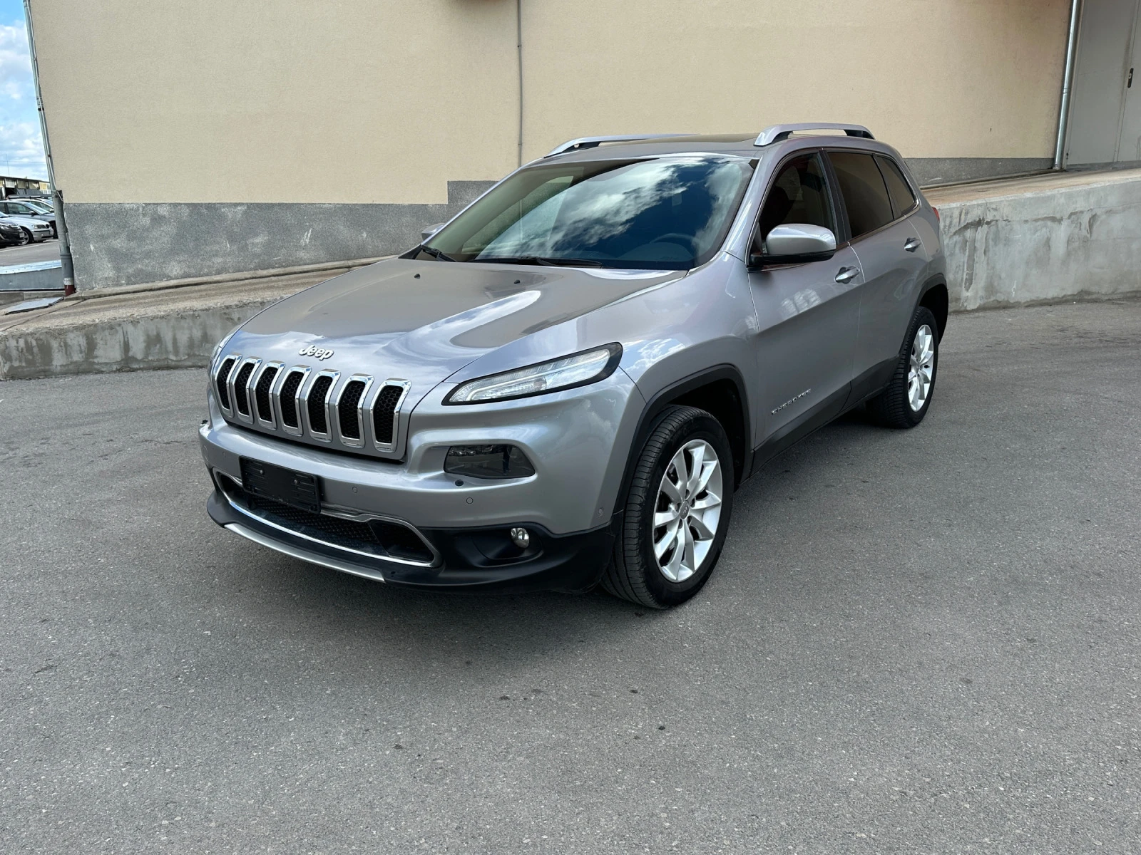 Jeep Cherokee 2.0TDI - КЛИМАТРОНИК - НАВИГАЦИЯ - [1] 