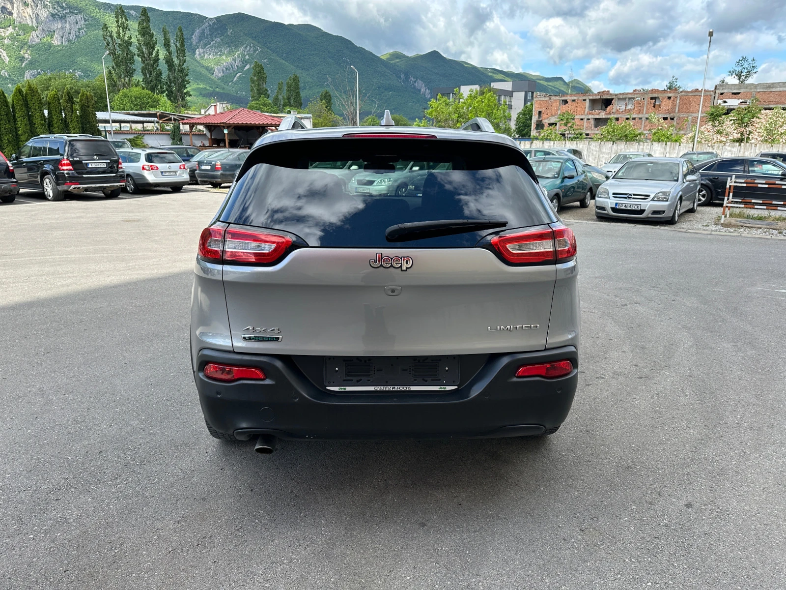 Jeep Cherokee 2.0TDI - КЛИМАТРОНИК - НАВИГАЦИЯ - изображение 6