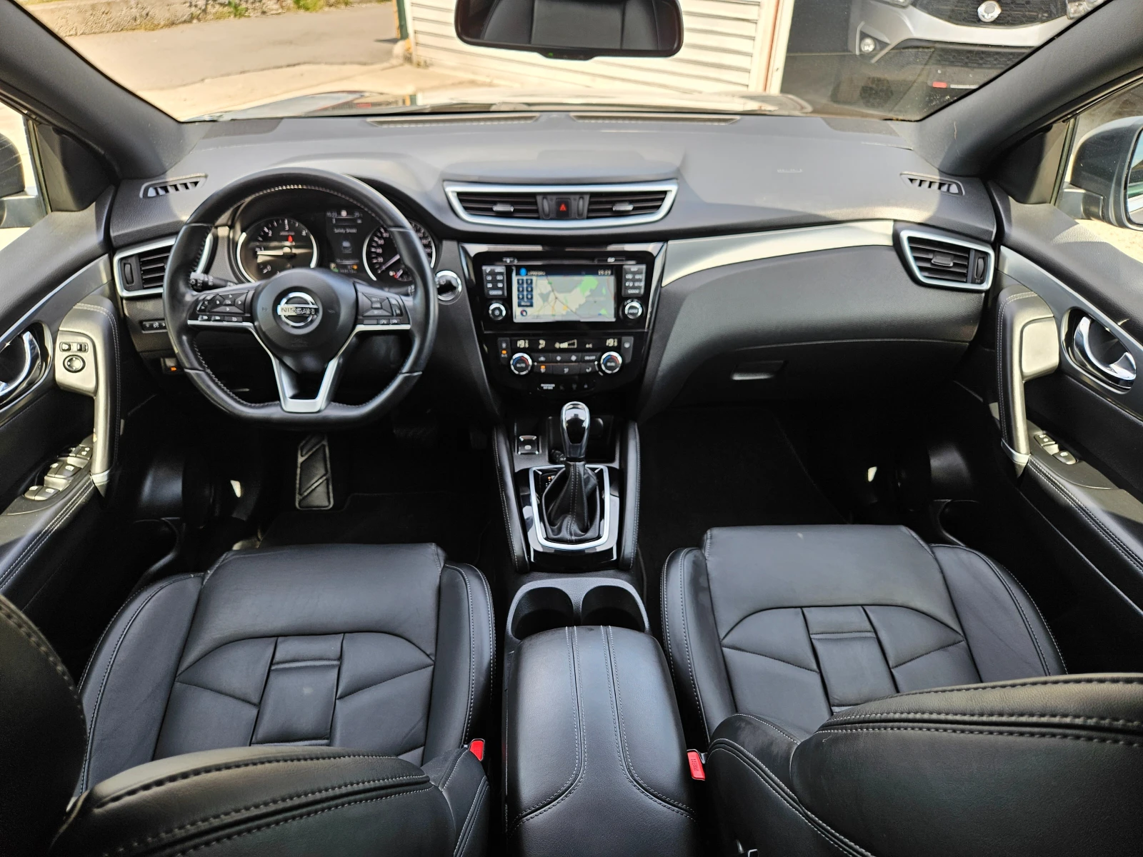 Nissan Qashqai 1.6D/TEKNA/KEYLESS/NAVI/360КАМЕРА/EURO 6B/ТОП - изображение 10