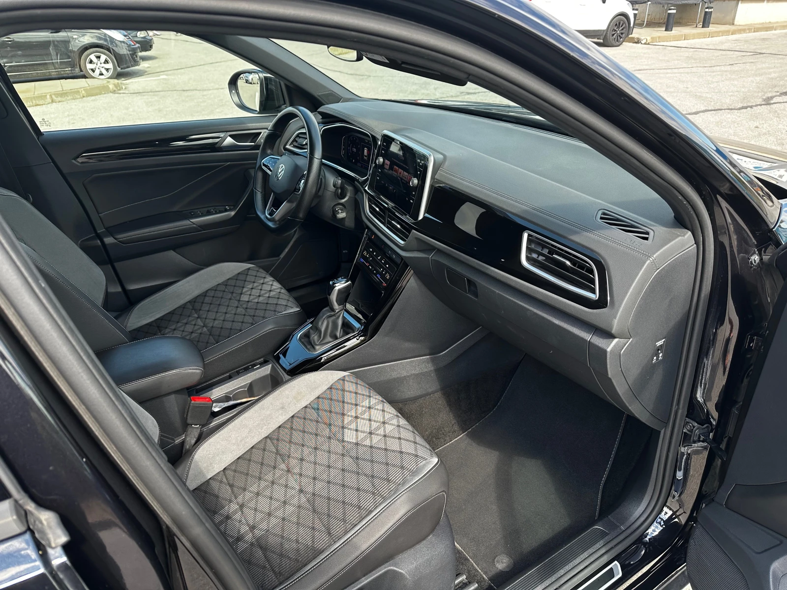 VW T-Roc R-LINE - изображение 7