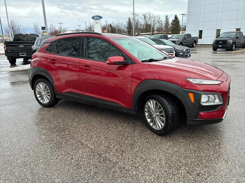 Hyundai Kona * Luxury * CARFAX * БЕЗ ПЪРВОНАЧАЛНА ВНОСКА - изображение 3