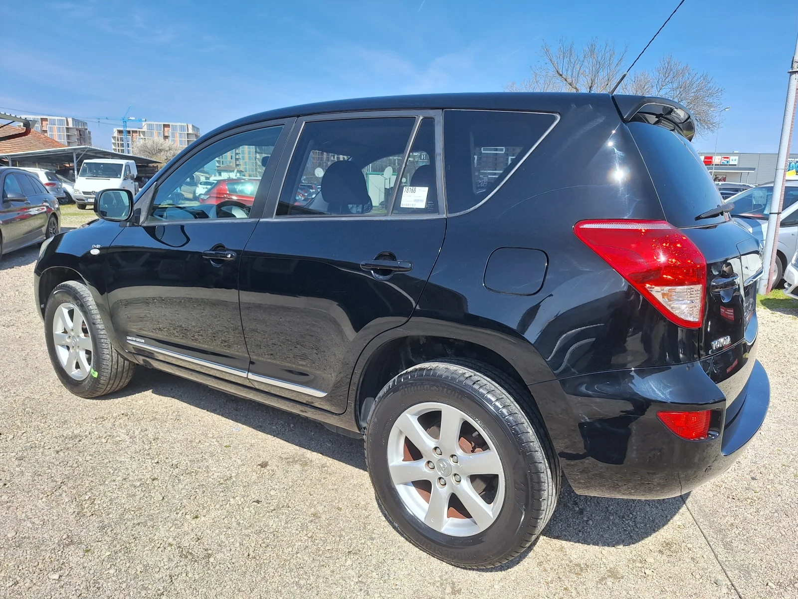 Toyota Rav4 2.2 D4D, снимка 7 - Автомобили и джипове - 53987803