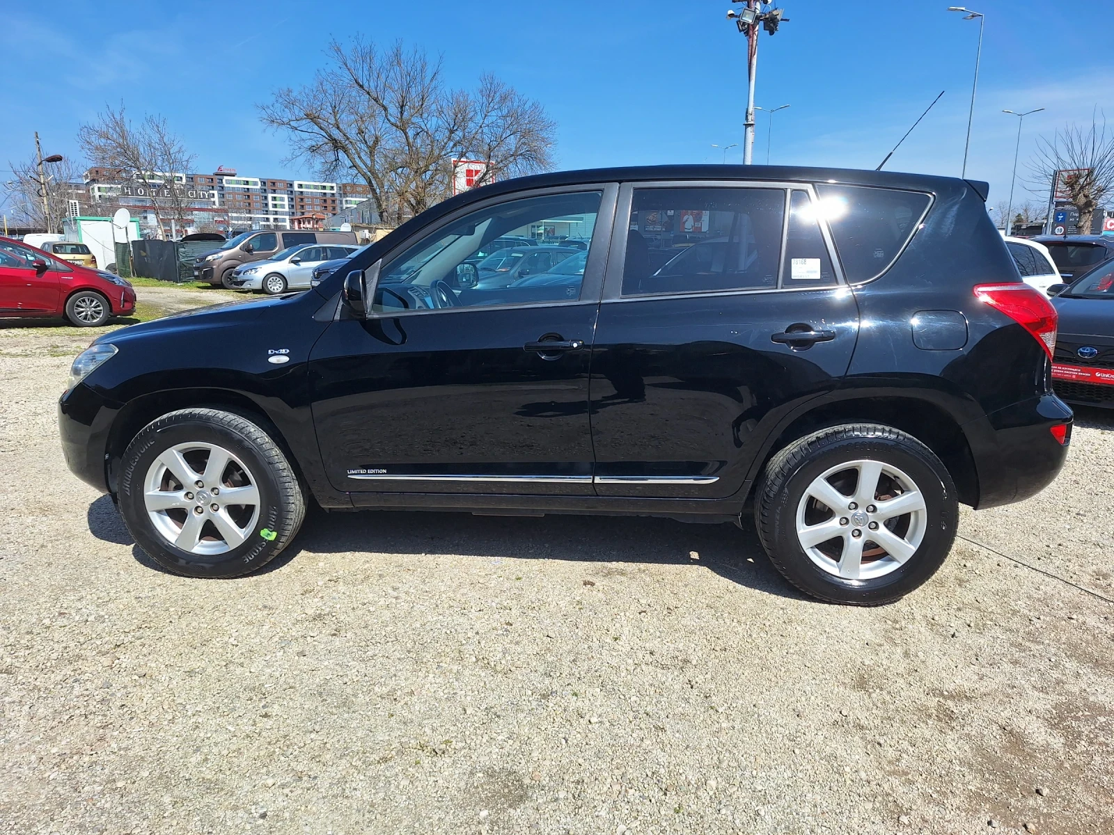 Toyota Rav4 2.2 D4D, снимка 8 - Автомобили и джипове - 53987803