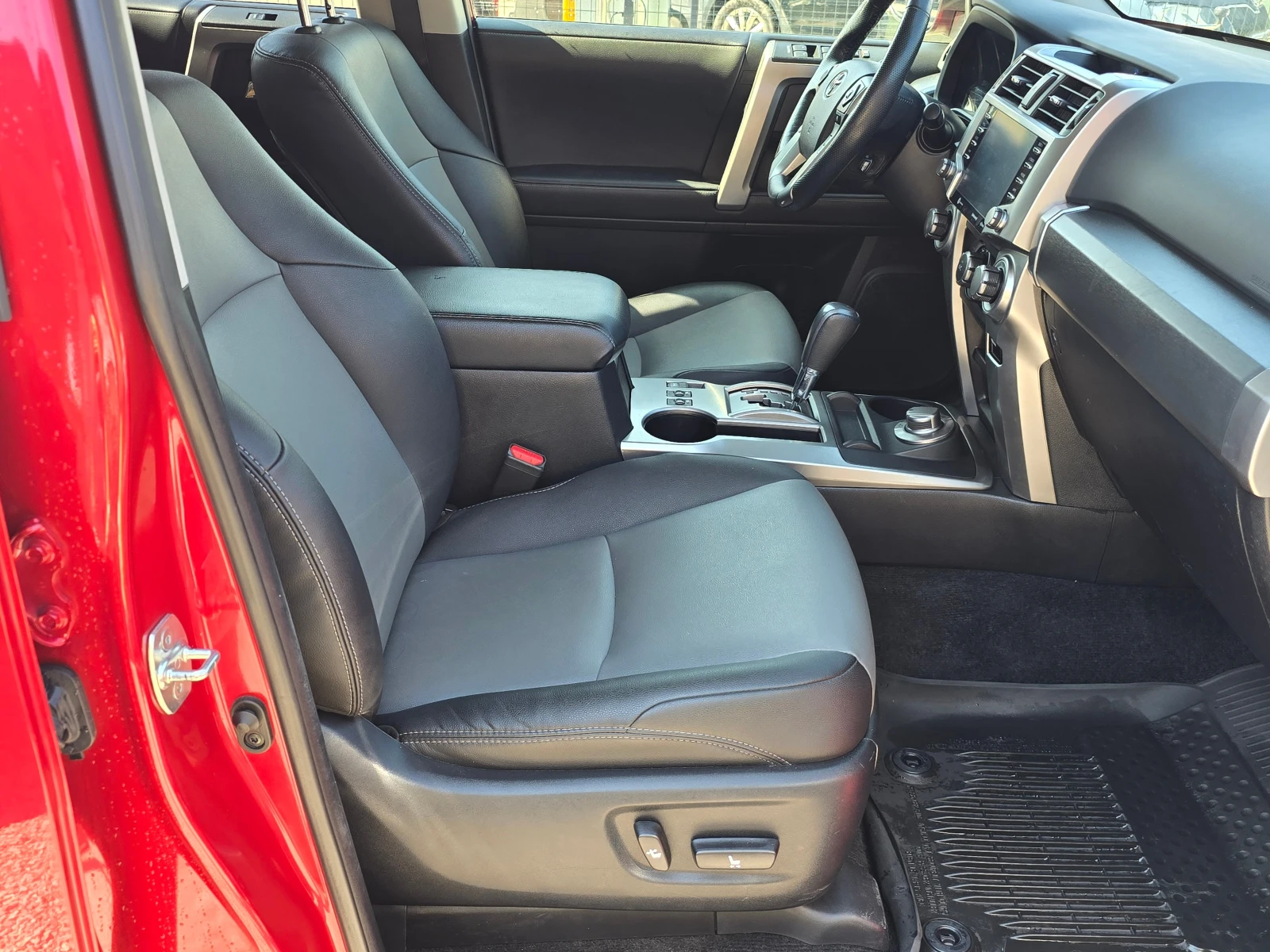 Toyota 4runner 4.0i/4x4/Автоматик/Лизинг, снимка 11 - Автомобили и джипове - 55412835