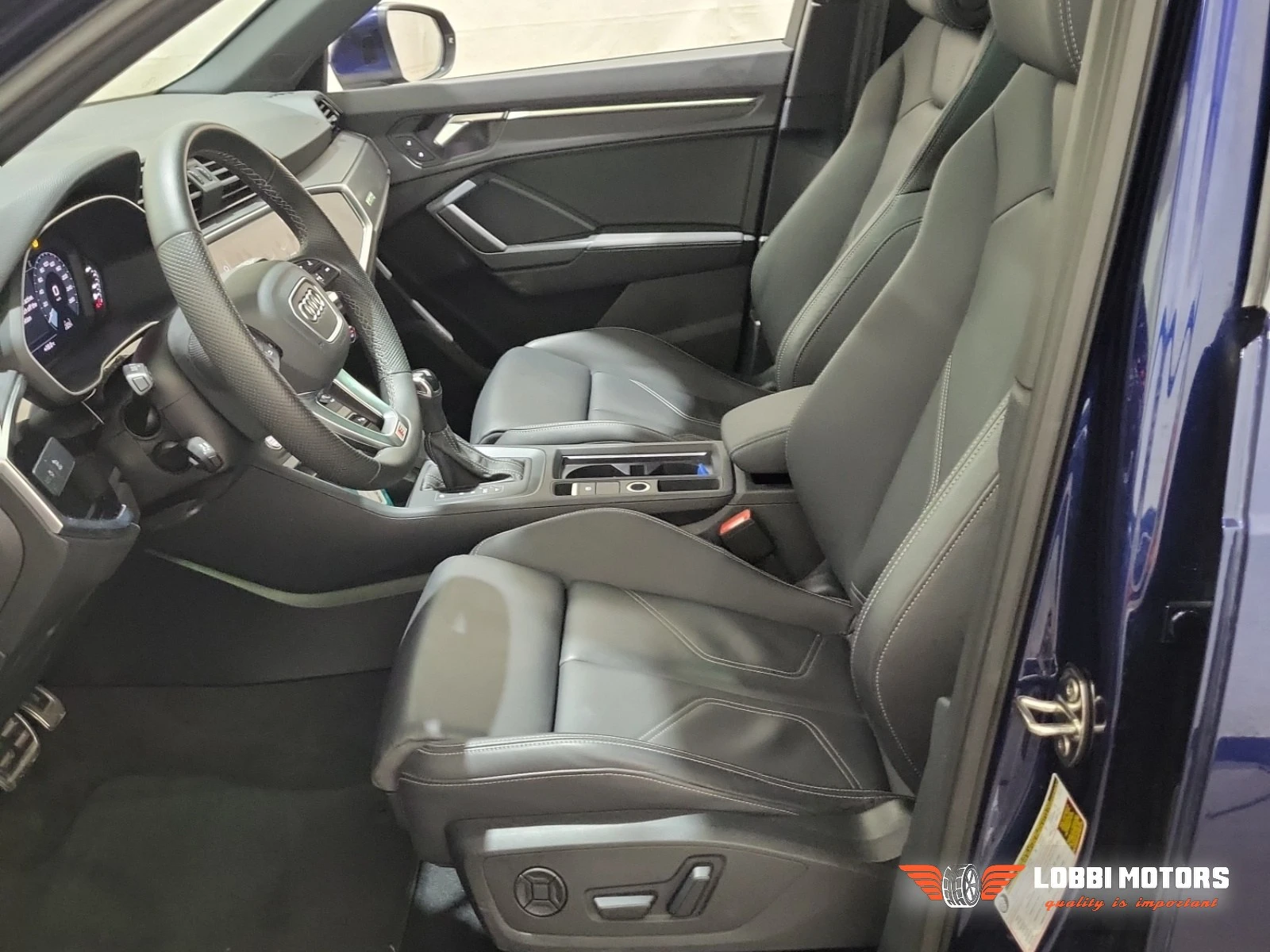 Audi Q3, снимка 5 - Автомобили и джипове - 55993011