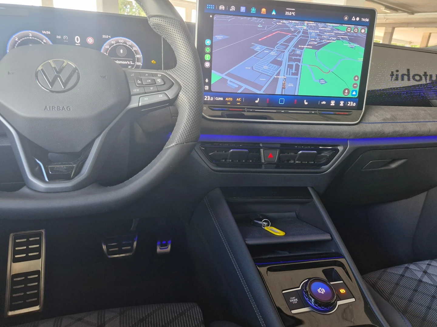 VW Tiguan, снимка 5 - Автомобили и джипове - 56420389
