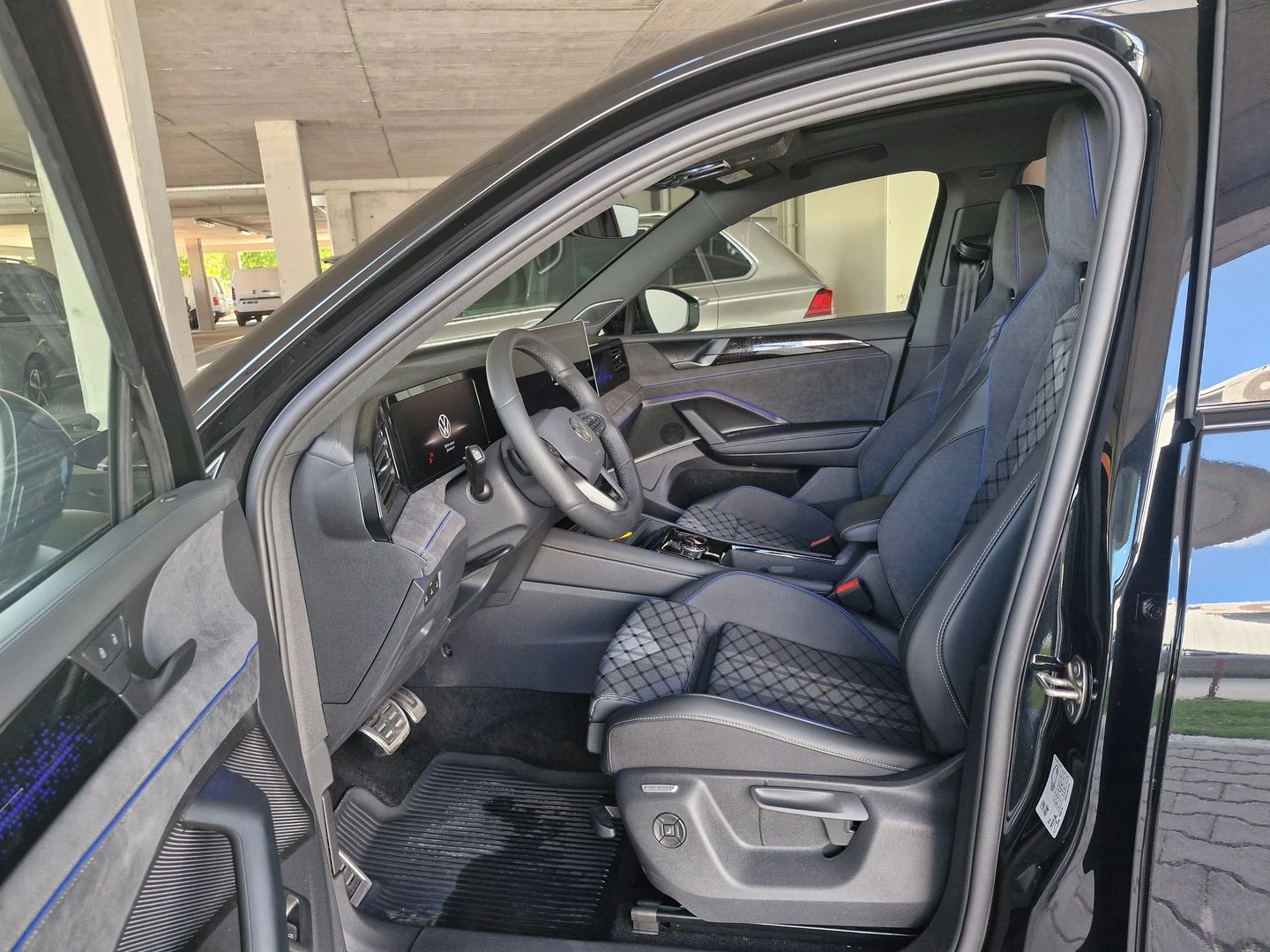 VW Tiguan, снимка 2 - Автомобили и джипове - 56420389