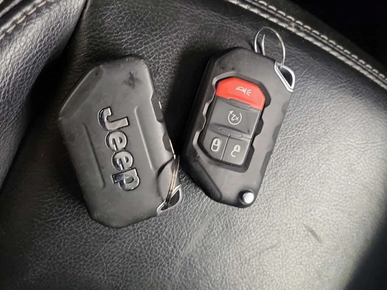 Jeep Wrangler * UNLIMITED SAHARA * CARFAX * ����� �� ����������� | Mobile.bg � ����������� 8